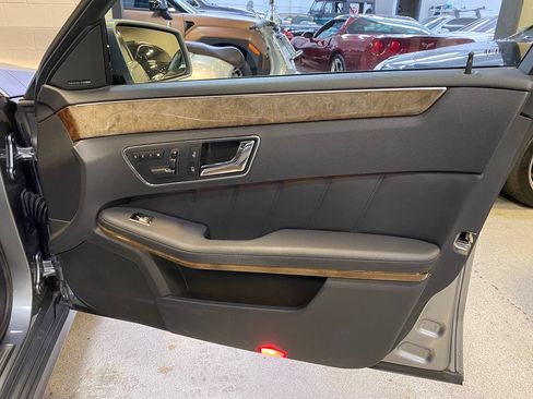 Used 2010 Mercedes-Benz E 350 4MATIC Sedan image 25