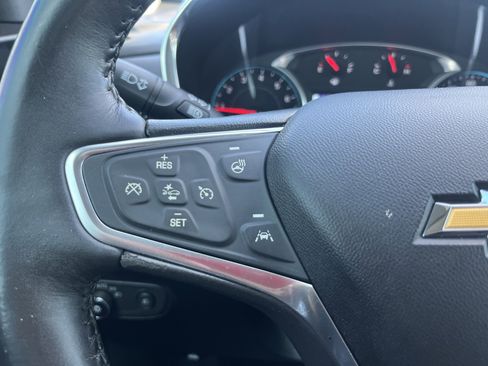 Used 2018 Chevrolet Equinox Premier FWD image 19