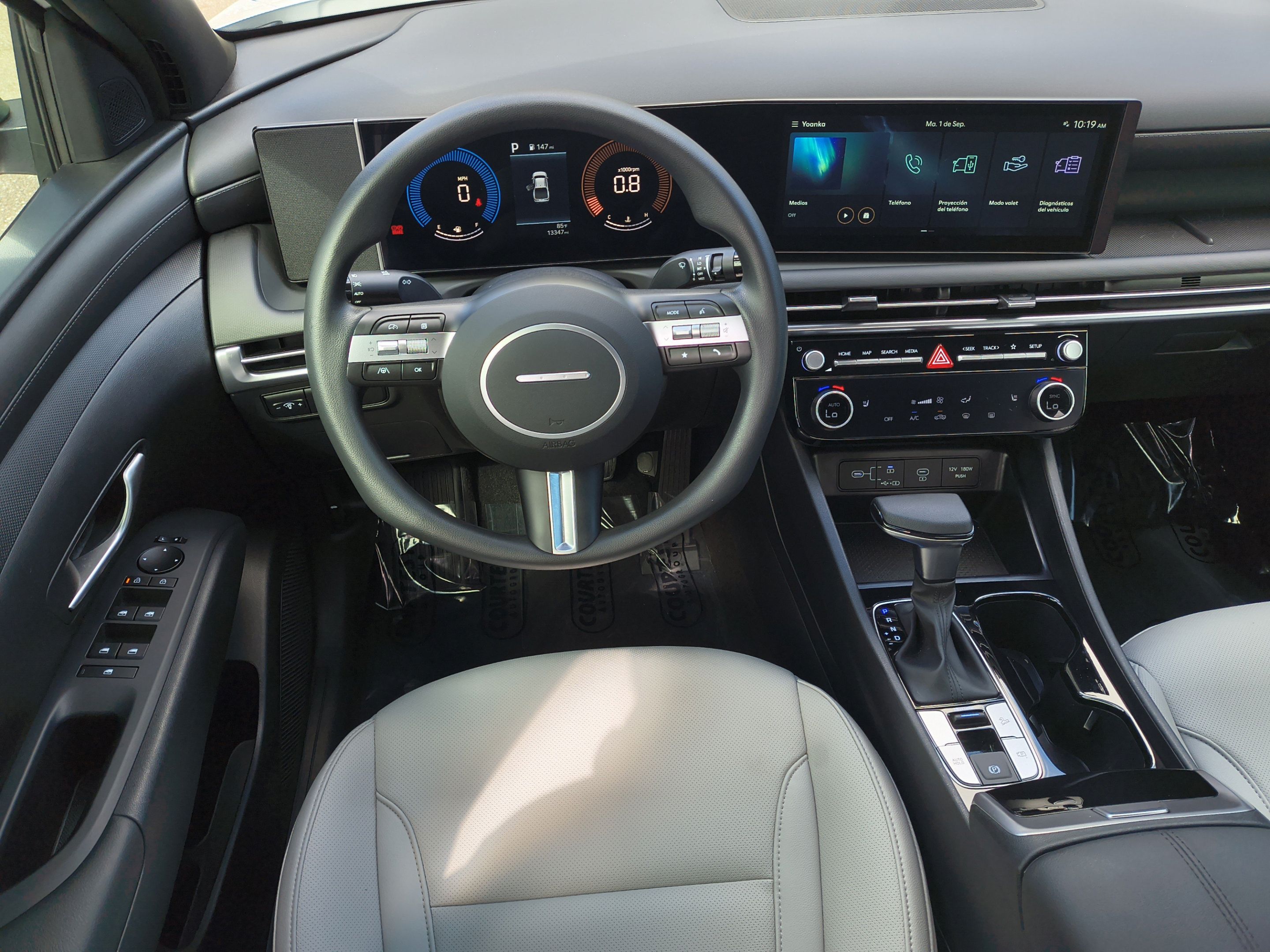 Certified 2025 Hyundai Santa Cruz SEL FWD image 11