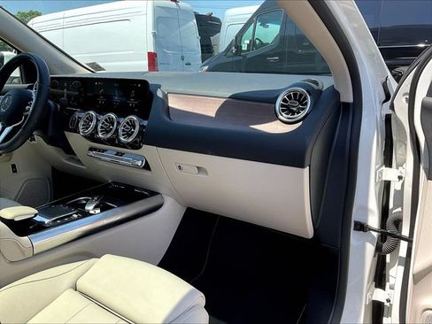 Certified 2023 Mercedes-Benz GLA 250 4MATIC image 27