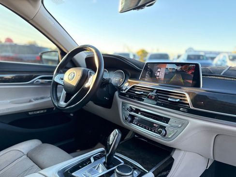 Used 2016 BMW 740i RWD image 38