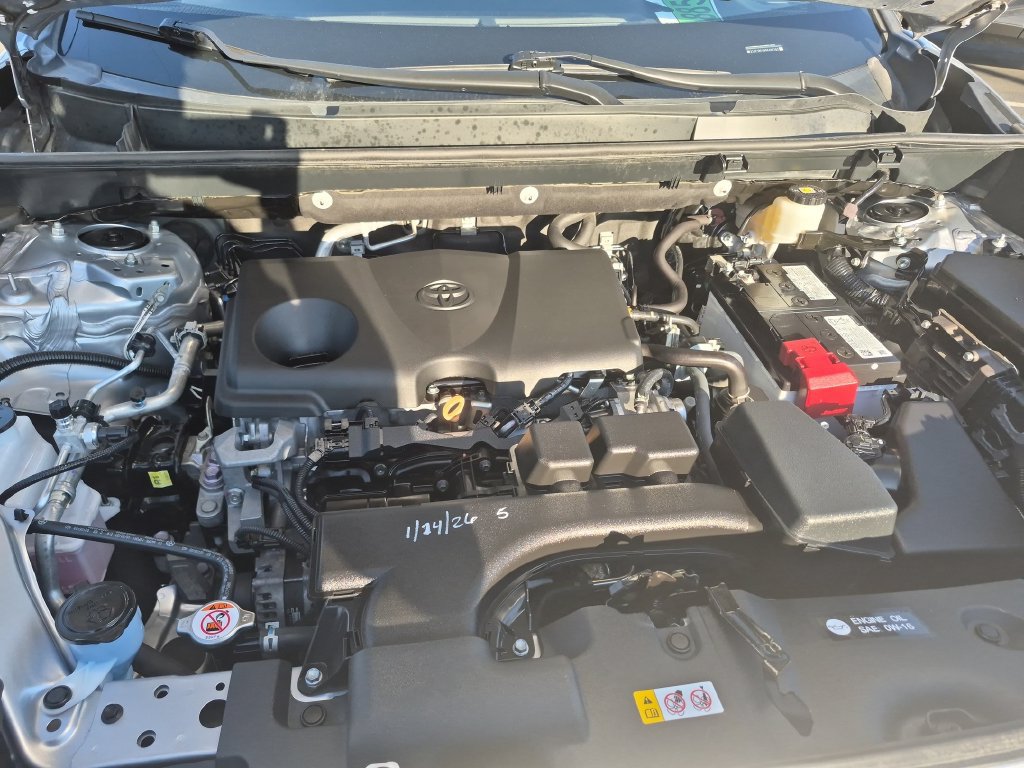 Used 2024 Toyota RAV4 XLE AWD/4WD image 32