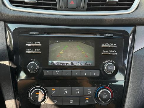 Used 2015 Nissan Rogue S AWD/4WD image 4