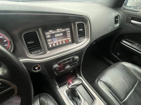 Used 2020 Dodge Charger SXT w/ Leather Interior Group RWD image 22