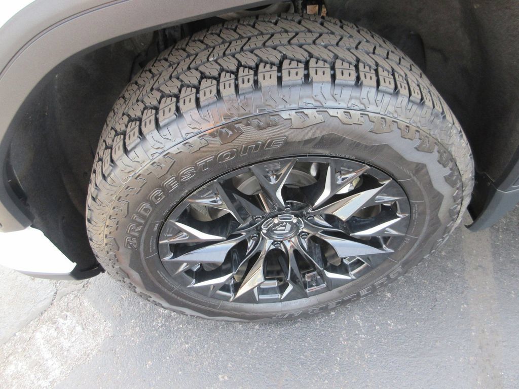 Used 2023 GMC Sierra 1500 Denali AWD/4WD image 14
