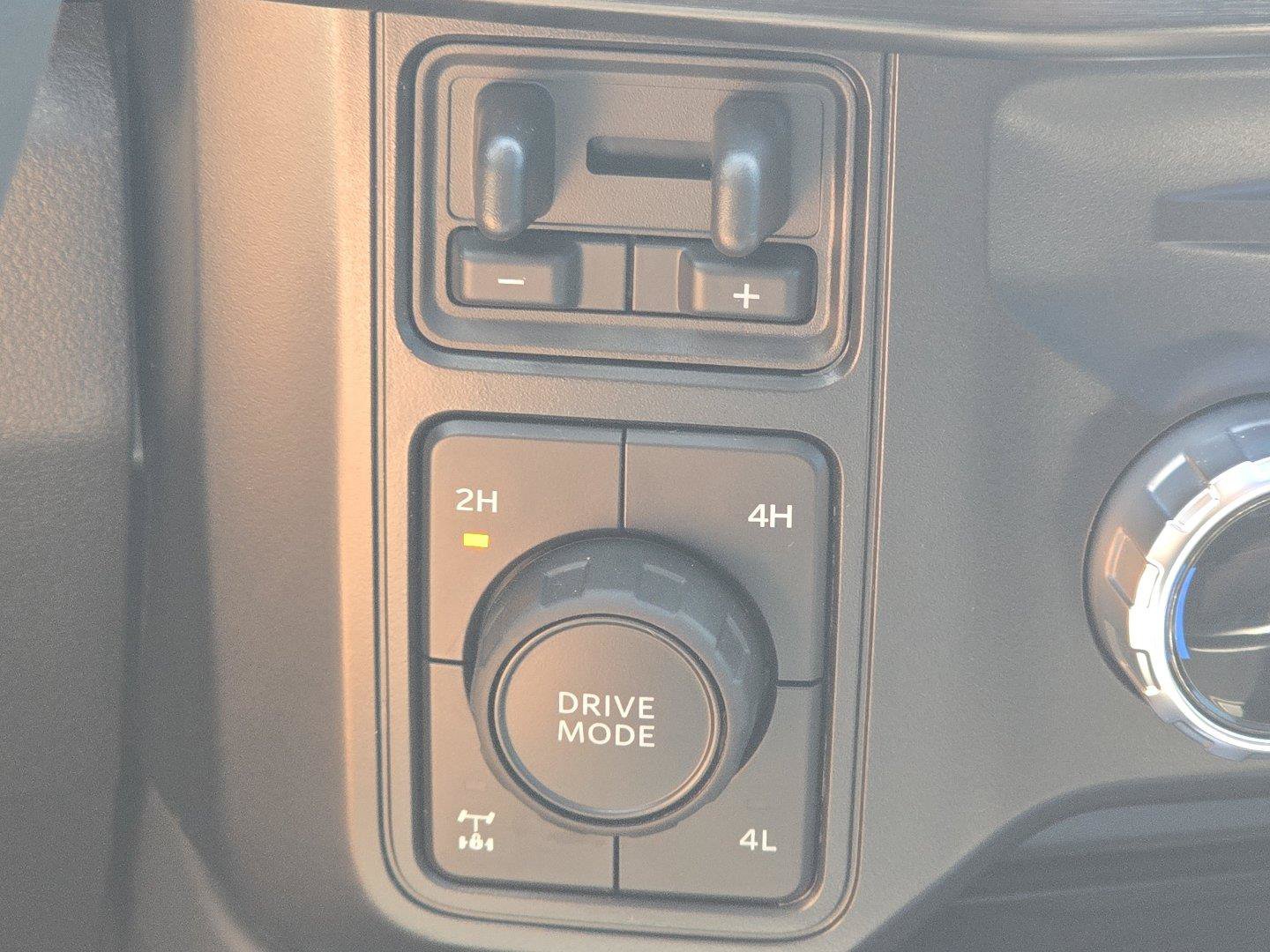 Used 2026 Ford F250 Lariat w/ Black Appearance Package AWD/4WD image 9