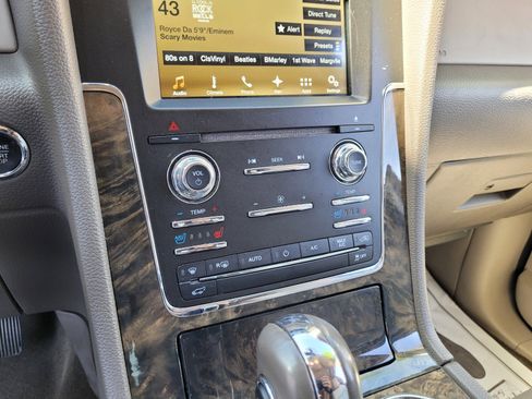 Used 2016 Lincoln Navigator Select RWD image 21