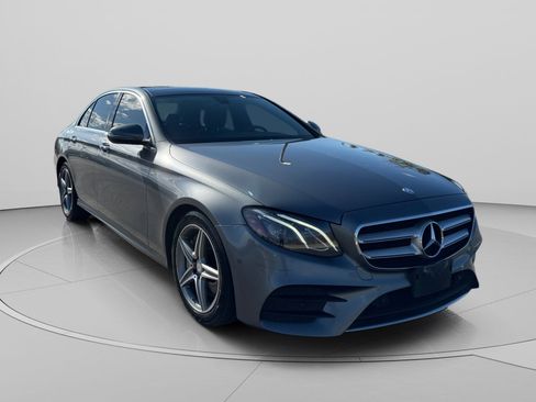 Certified 2017 Mercedes-Benz E 300 4MATIC image 7
