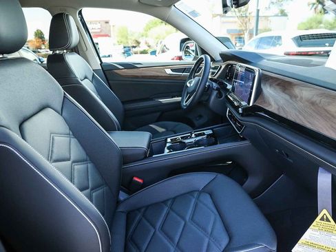 New 2026 Volkswagen Atlas SE image 25