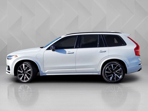 Certified 2023 Volvo XC90 T8 Ultimate w/ Lounge Package image 3