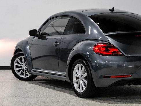 Used 2018 Volkswagen Beetle 2.0T S FWD image 12
