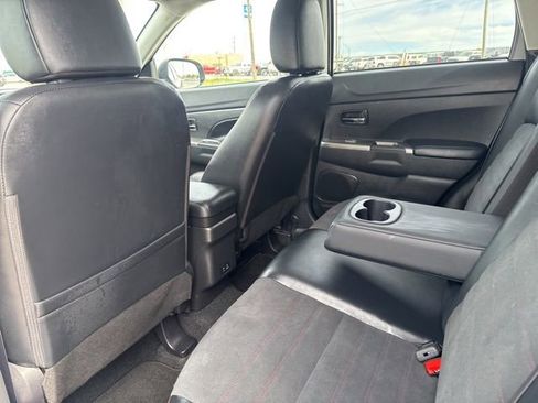 Used 2025 Mitsubishi Outlander Sport SE AWD/4WD image 19