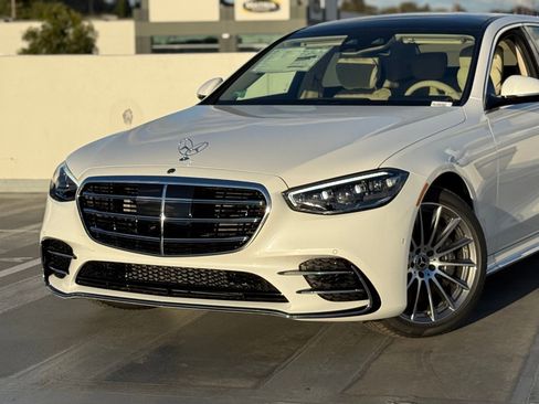 New 2026 Mercedes-Benz S 580e 4MATIC Sedan image 3