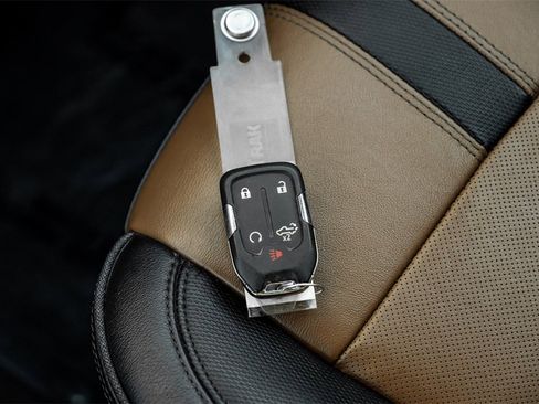 Used 2022 Chevrolet Silverado 2500 High Country w/ Safety Package II image 64