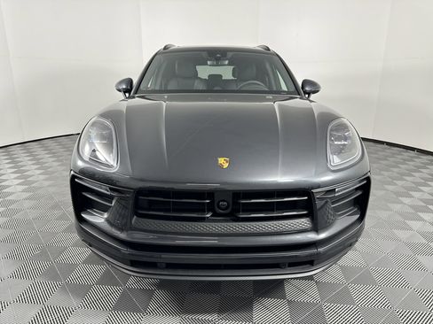 Certified 2025 Porsche Macan image 10