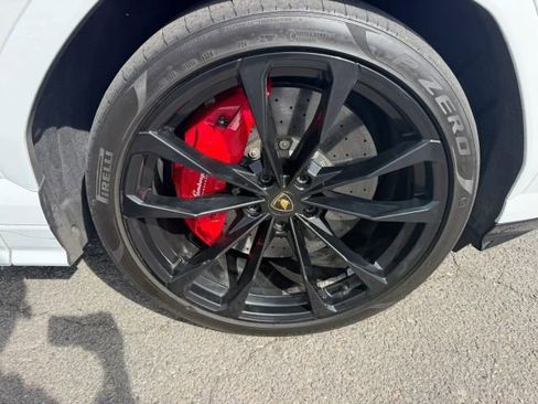 Used 2021 Lamborghini Urus AWD/4WD image 12