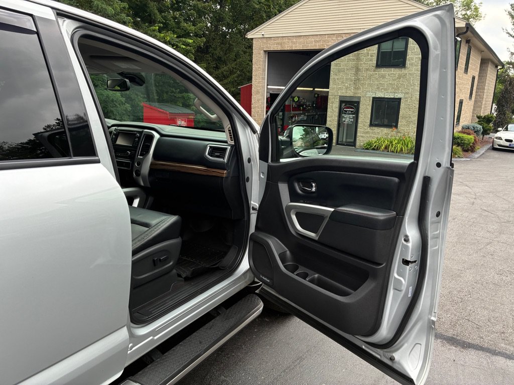 Used 2017 Nissan Titan SL AWD/4WD image 17