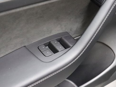 Used 2023 Tesla Model 3 Standard Range image 42