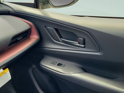 New 2026 Toyota Prius SE image 24