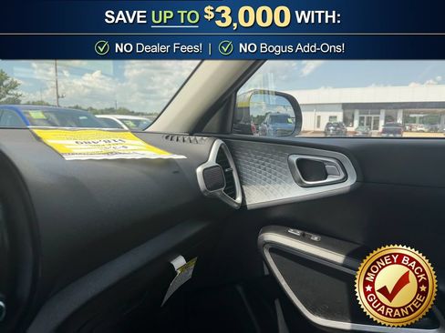 Used 2023 Kia Soul LX w/ LX Technology Package FWD image 27