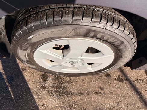 Used 2011 Toyota Prius Two image 38