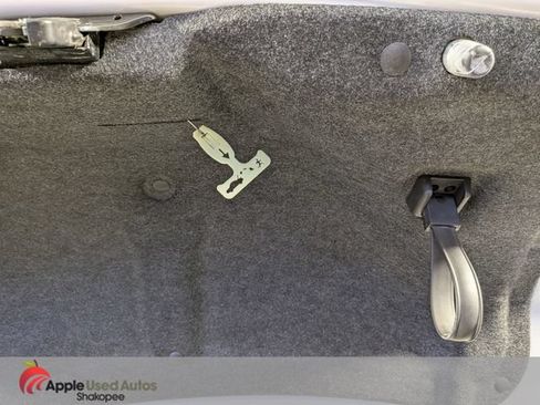 Used 2010 Ford Taurus SEL FWD image 9