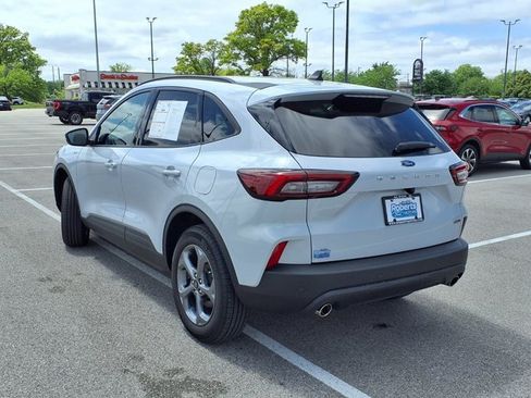 Certified 2025 Ford Escape ST-Line Select w/ Tech Pack #1 AWD/4WD image 3
