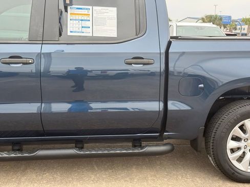 Used 2020 Chevrolet Silverado 1500 Custom w/ Custom Value Package image 17