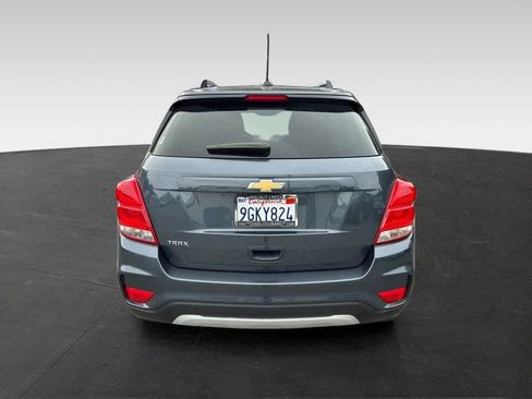 Used 2022 Chevrolet Trax LT w/ LT Convenience Package FWD image 5