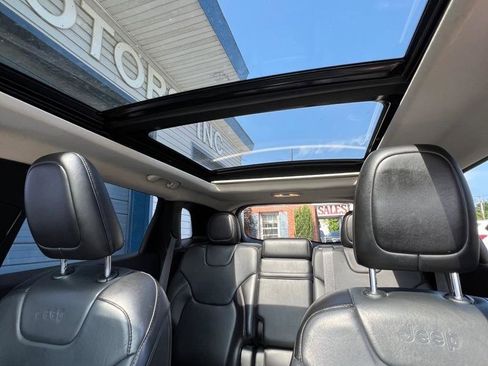 Used 2018 Jeep Cherokee Limited image 20