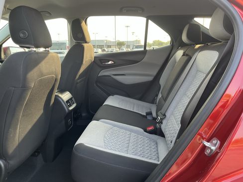 Used 2022 Chevrolet Equinox LT FWD image 32