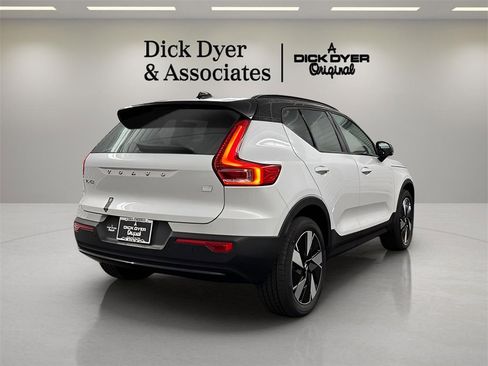 New 2024 Volvo XC40 Recharge Core w/ Protection Package Premier image 2