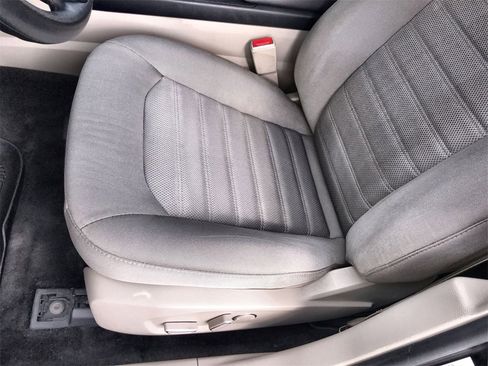 Used 2020 Ford Fusion SE image 12