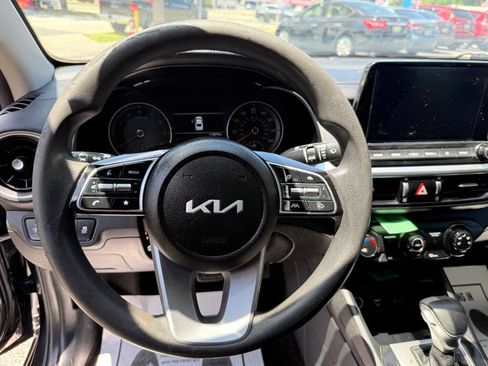 Used 2022 Kia Forte LXS FWD image 14