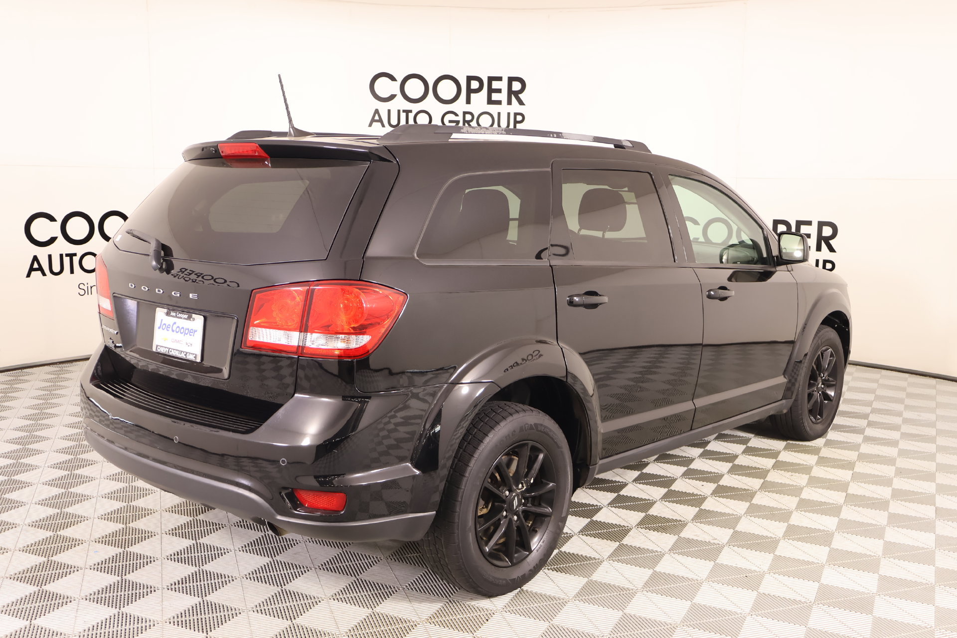 Used 2019 Dodge Journey SE FWD image 19