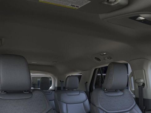 New 2025 Ford Explorer Active w/ Active Comfort Package image 22