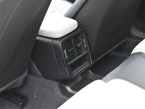 New 2025 Porsche Taycan image 21