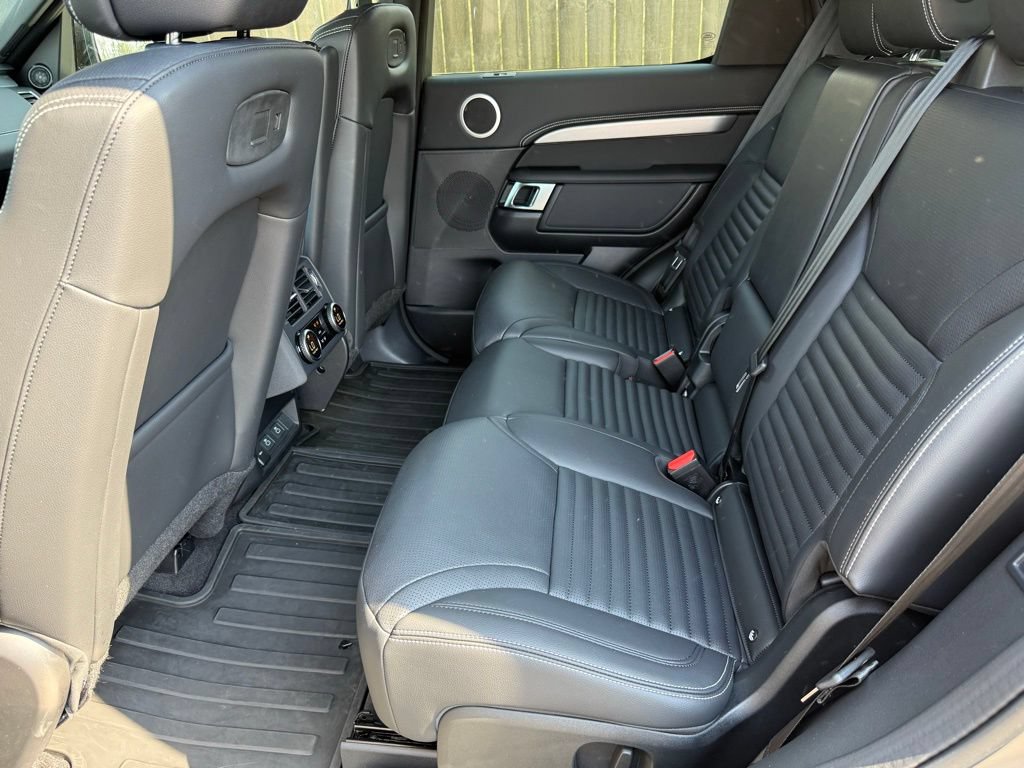 Certified 2025 Land Rover Discovery Dynamic SE AWD/4WD image 35