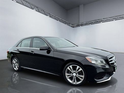 Used 2015 Mercedes-Benz E 350 4MATIC Sedan image 24