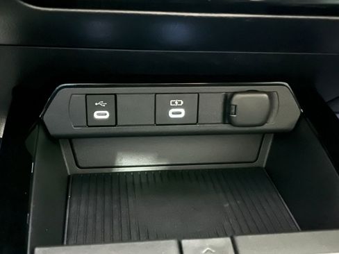 New 2026 Toyota Prius Plug-In Hybrid FWD image 28