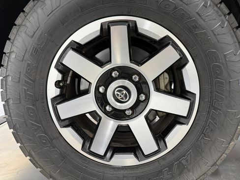 Used 2018 Toyota 4Runner TRD Off-Road Premium image 54