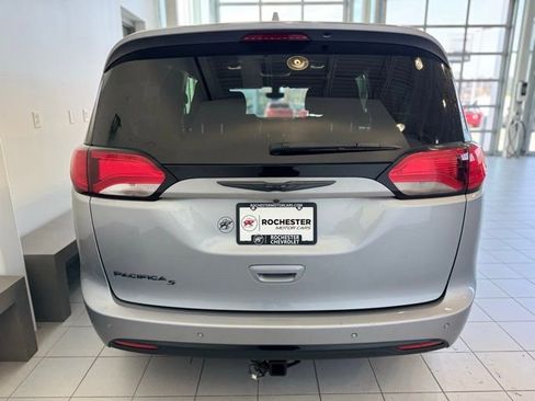 Used 2020 Chrysler Pacifica Touring w/ S Appearance Package image 33