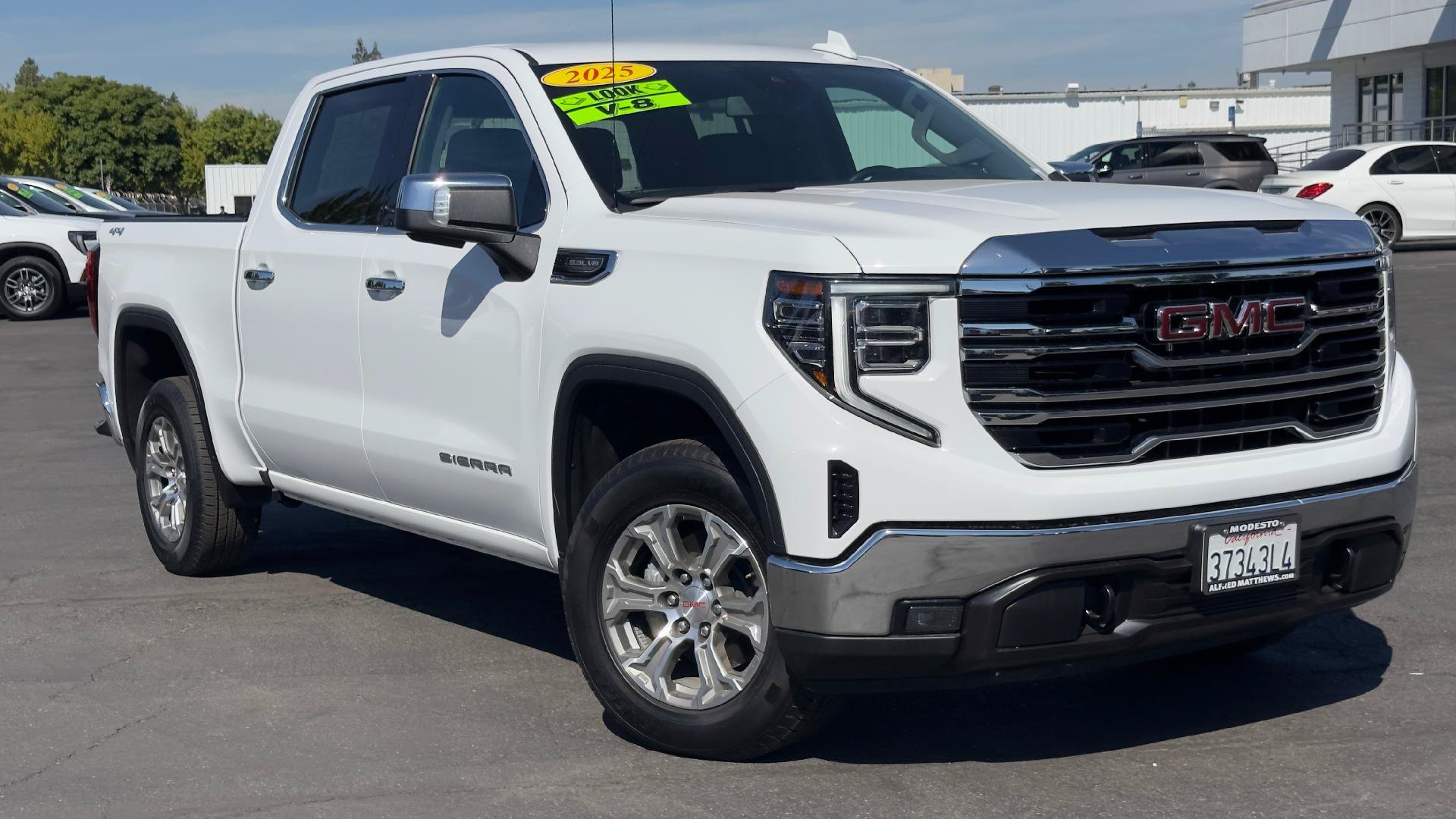 Used 2025 GMC Sierra 1500 SLT AWD/4WD image 1
