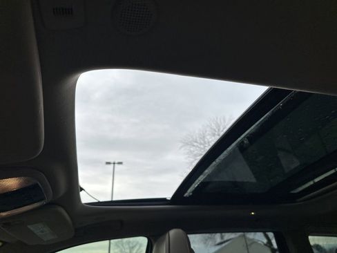 Used 2018 Jeep Grand Cherokee Overland image 26