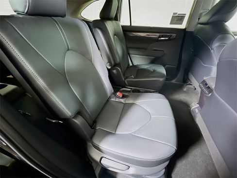 New 2026 Toyota Highlander Limited image 22
