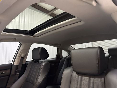 Used 2022 Honda Accord Touring image 19