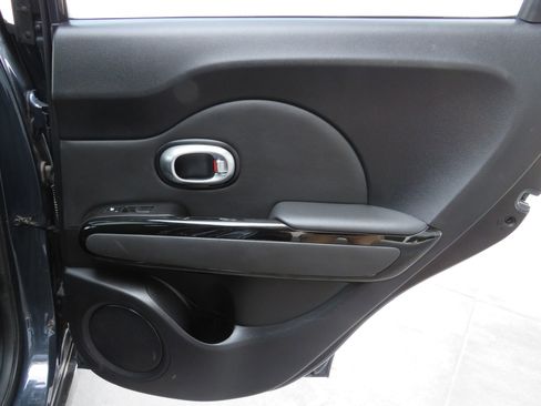 Used 2016 Kia Soul ! w/ Premium Package image 46