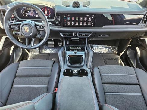 Used 2025 Porsche Cayenne GTS AWD/4WD image 16
