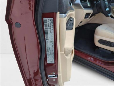 New 2025 Jeep Grand Cherokee Limited w/ Black Appearance Package image 20