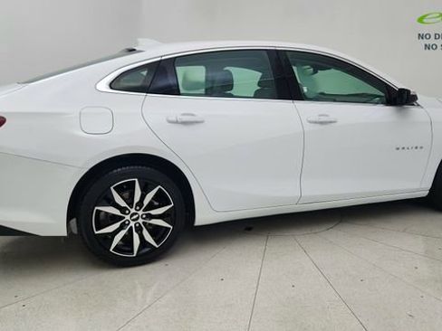 Used 2018 Chevrolet Malibu LT w/ Driver Confidence Package FWD image 6